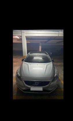VOLVO V40 2.0 T4 MOMENTUM GASOLINA 4P AUTOMÁTICO